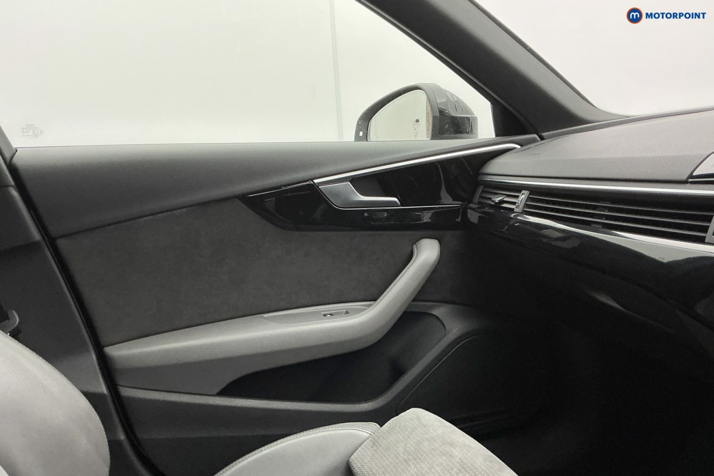 Audi A4 Black Edition Automatic Petrol Estate - Stock Number (1597376) - 22nd supplementary image