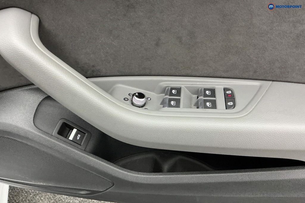 Audi A4 Black Edition Automatic Petrol Estate - Stock Number (1597376) - 27th supplementary image