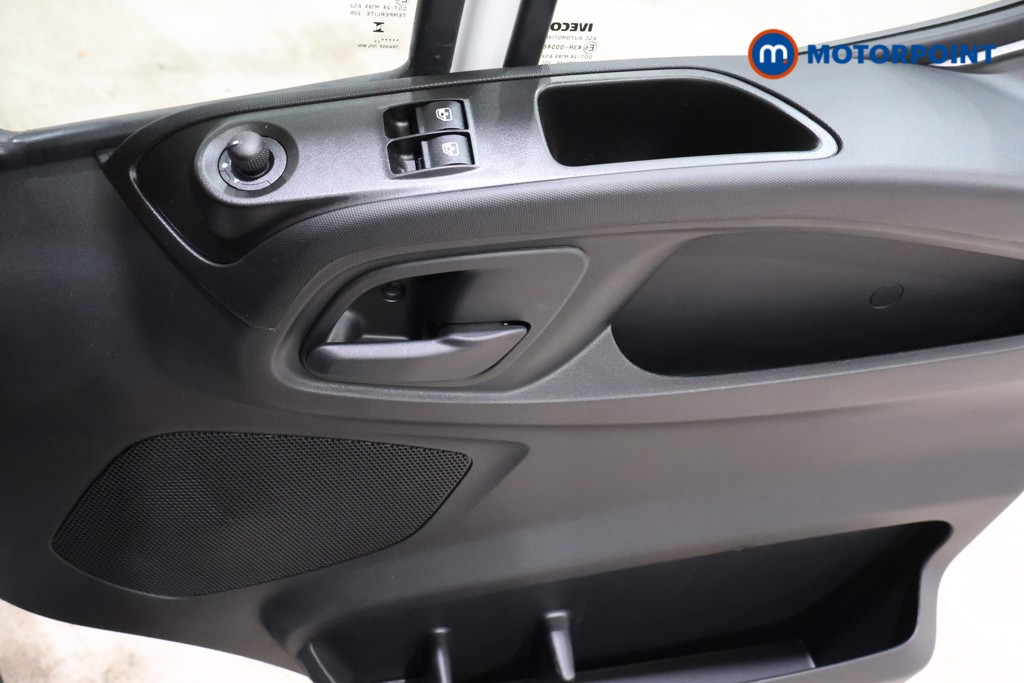 Iveco Daily Business Manual Diesel High Volume-High Roof Van - Stock Number (1597442) - 10th supplementary image