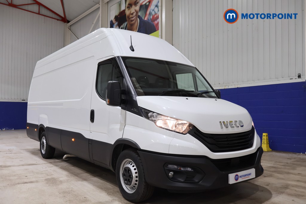 Iveco Daily Business Manual Diesel High Volume-High Roof Van - Stock Number (1597442) - Front bumper