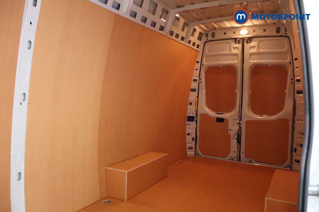 Iveco Daily Business Manual Diesel High Volume-High Roof Van - Stock Number (1597442) - 13th supplementary image