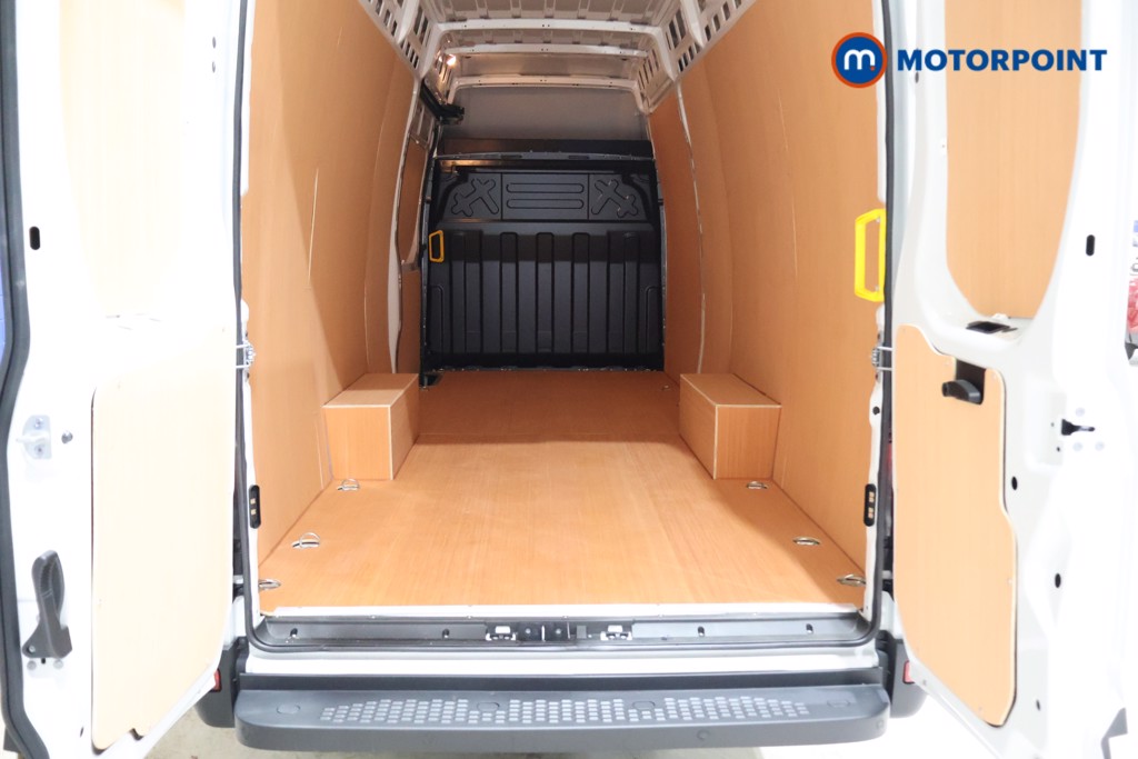 Iveco Daily Business Manual Diesel High Volume-High Roof Van - Stock Number (1597442) - 14th supplementary image