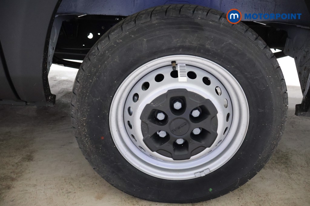 Iveco Daily Business Manual Diesel High Volume-High Roof Van - Stock Number (1597442) - 18th supplementary image