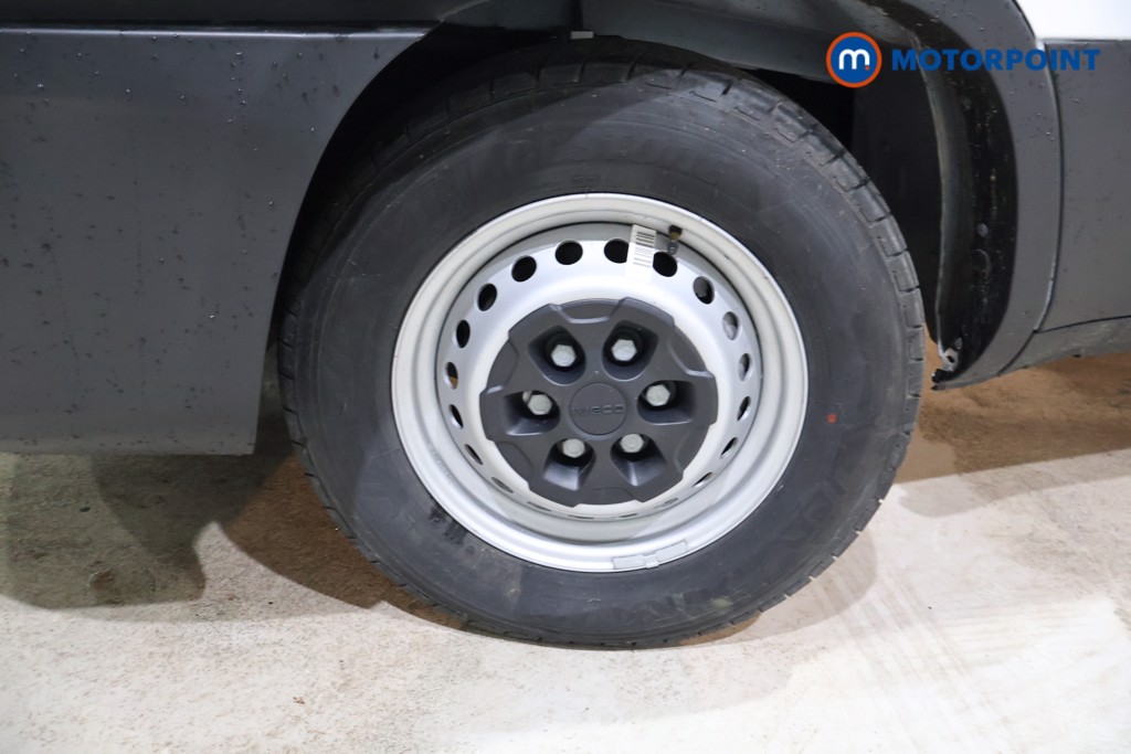 Iveco Daily Business Manual Diesel High Volume-High Roof Van - Stock Number (1597442) - 20th supplementary image