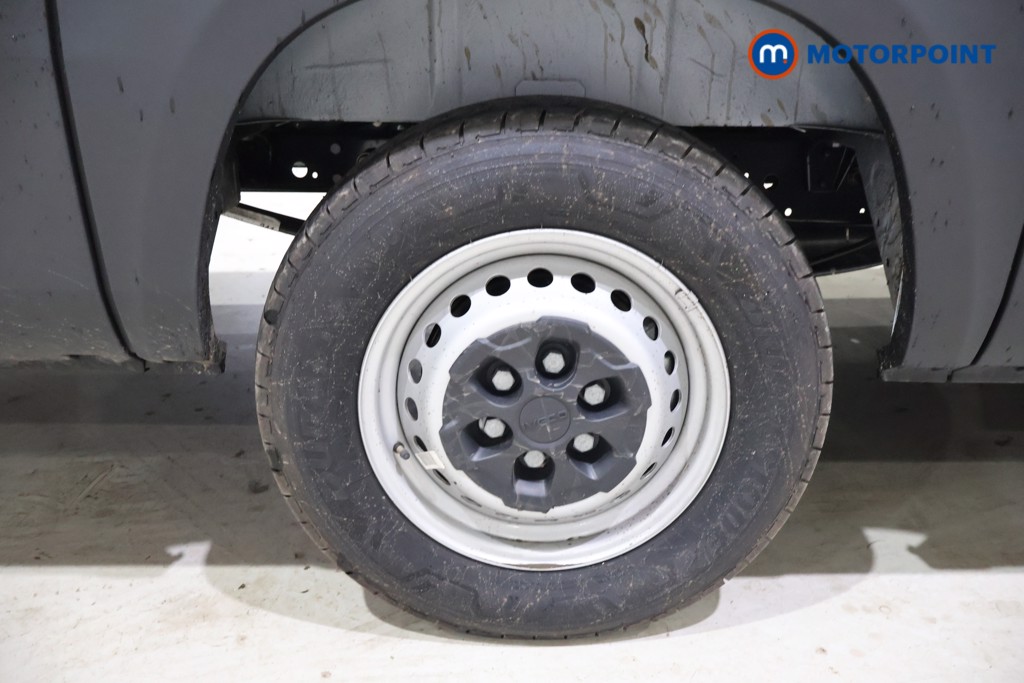 Iveco Daily Business Manual Diesel High Volume-High Roof Van - Stock Number (1597442) - 25th supplementary image