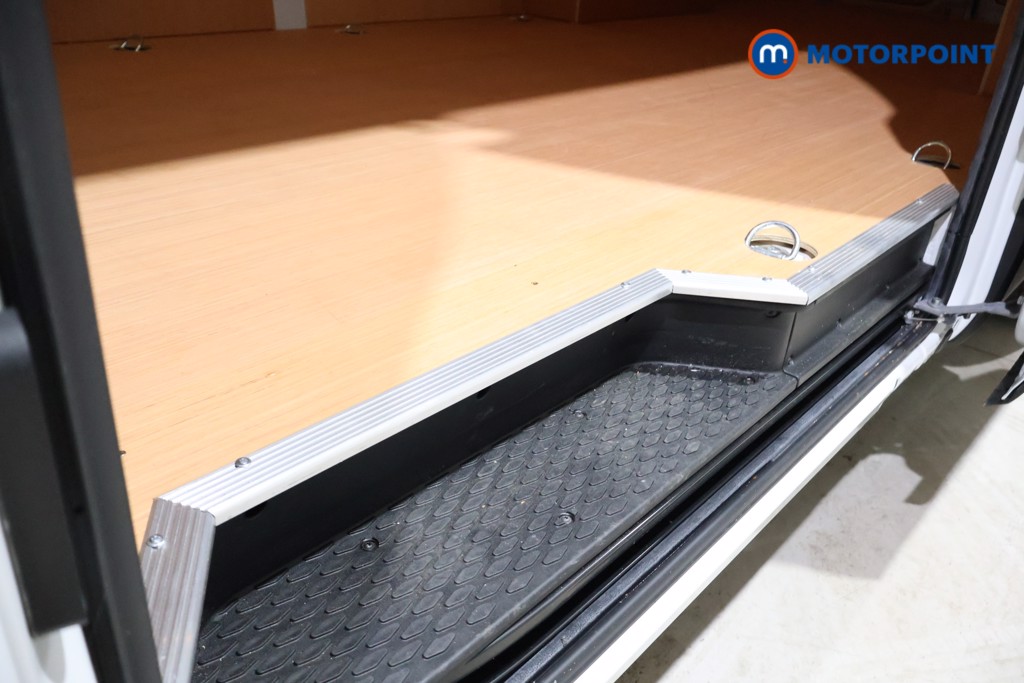 Iveco Daily Business Manual Diesel Extra High Roof - Stock Number (1597478) - 14th supplementary image