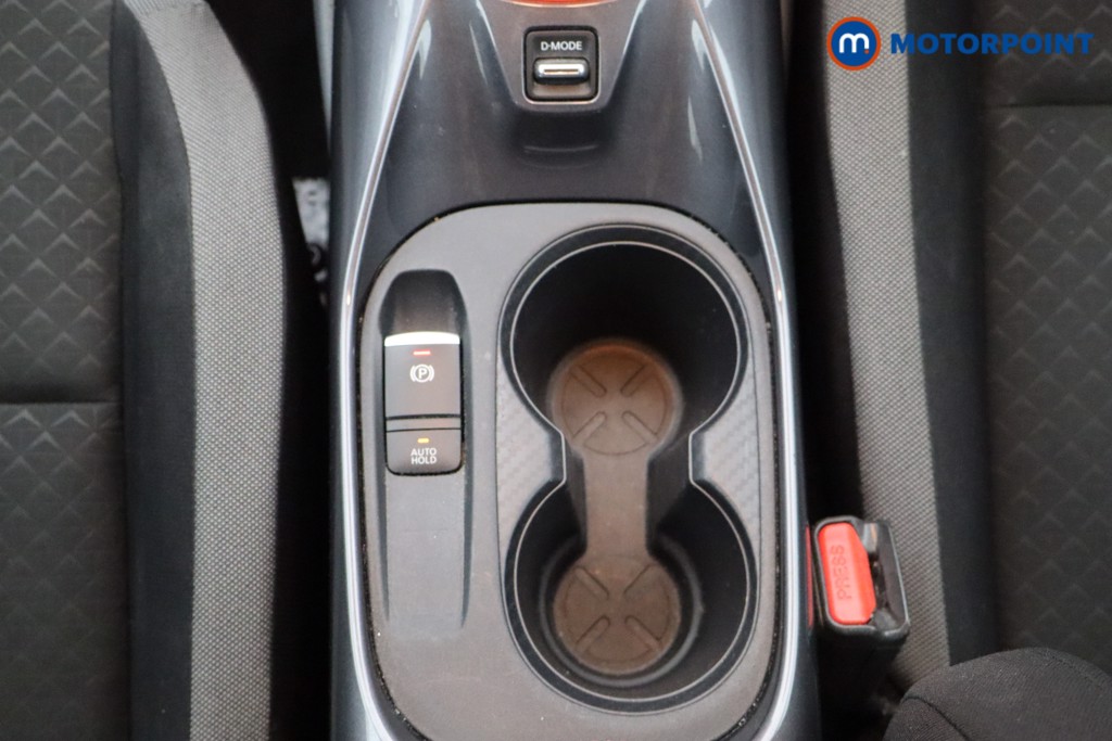 Nissan Juke N-Connecta Manual Petrol SUV - Stock Number (1597695) - 5th supplementary image