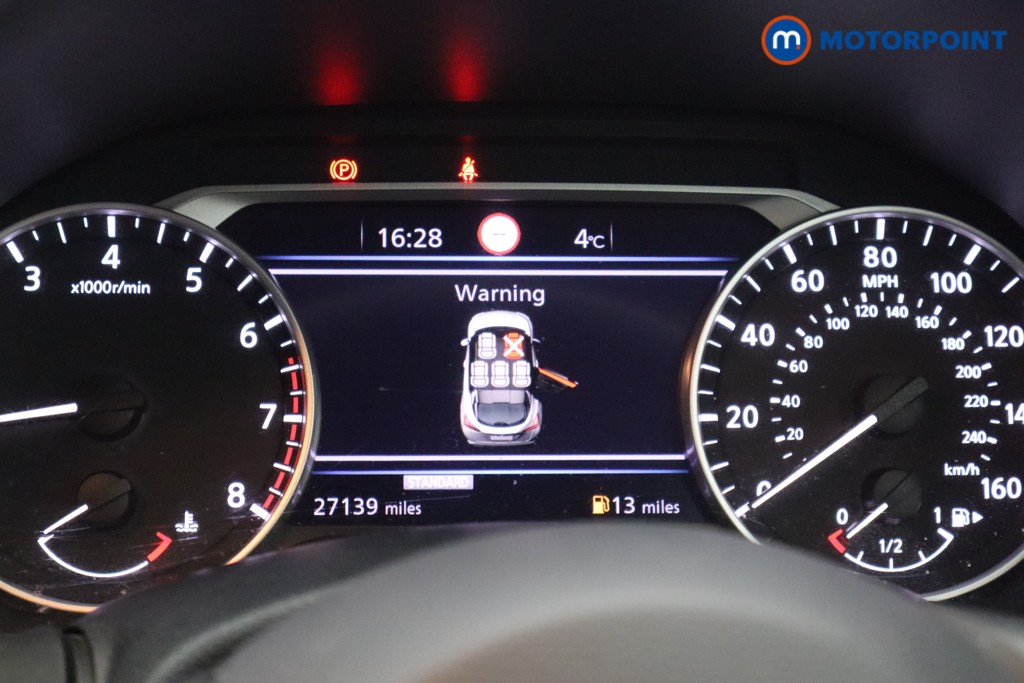 Nissan Juke N-Connecta Manual Petrol SUV - Stock Number (1597695) - 9th supplementary image