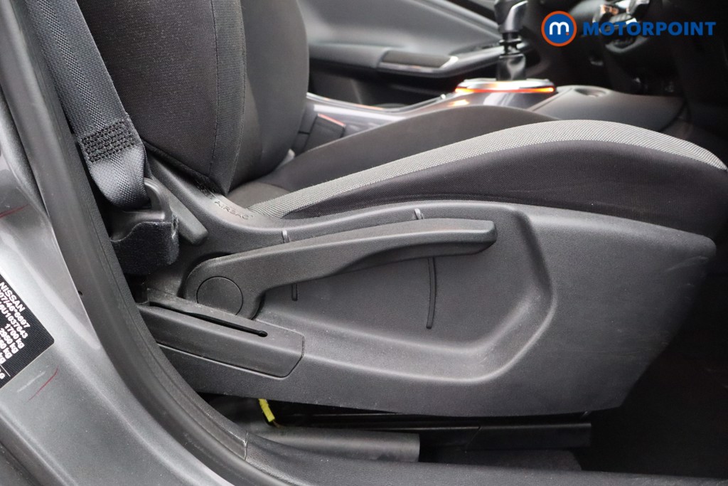 Nissan Juke N-Connecta Manual Petrol SUV - Stock Number (1597695) - 17th supplementary image