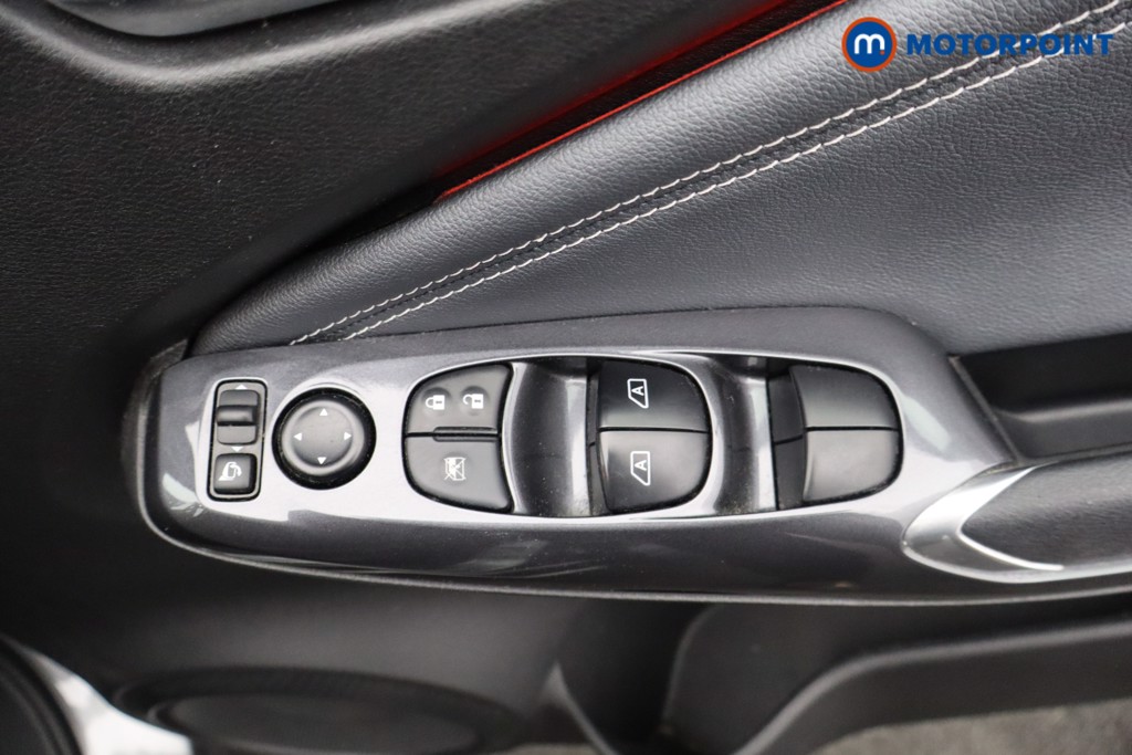 Nissan Juke N-Connecta Manual Petrol SUV - Stock Number (1597695) - 19th supplementary image