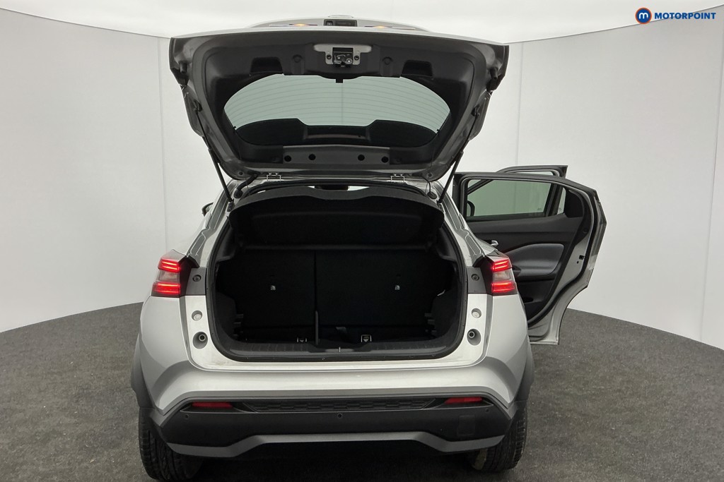 Nissan Juke N-Connecta Manual Petrol SUV - Stock Number (1598200) - 3rd supplementary image