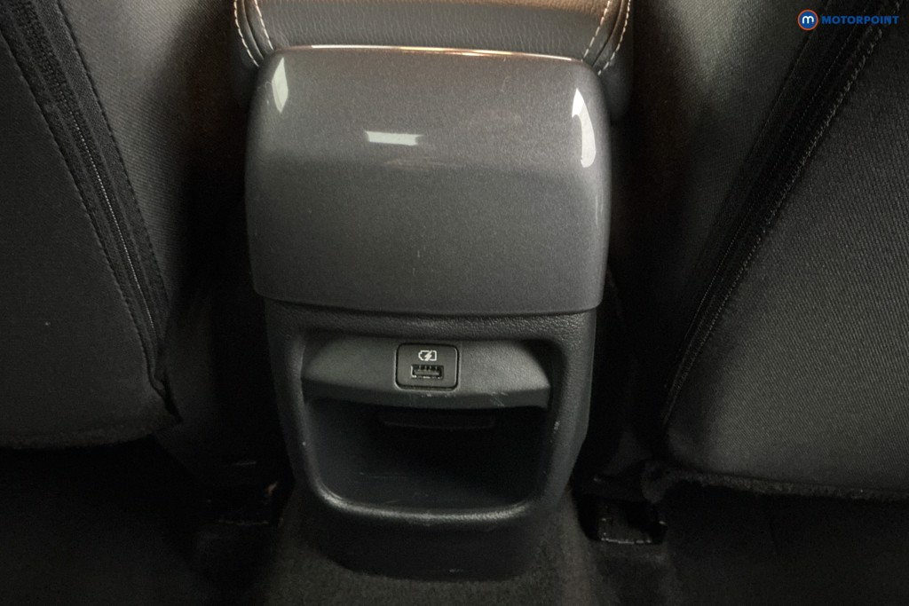 Nissan Juke N-Connecta Manual Petrol SUV - Stock Number (1598200) - 14th supplementary image