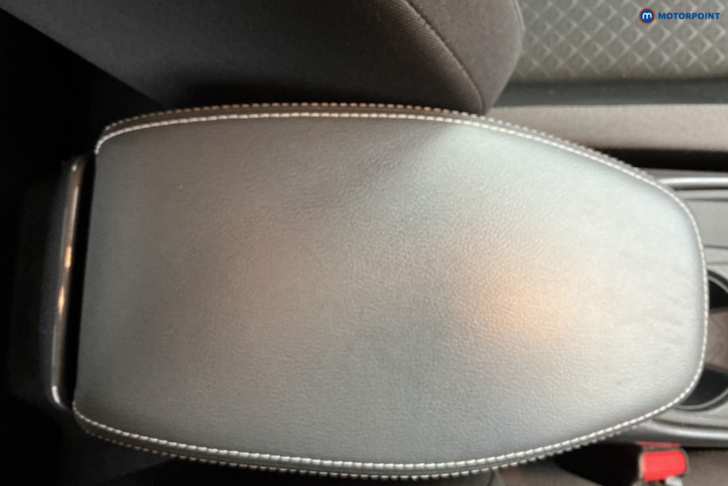 Nissan Juke N-Connecta Manual Petrol SUV - Stock Number (1598200) - 17th supplementary image