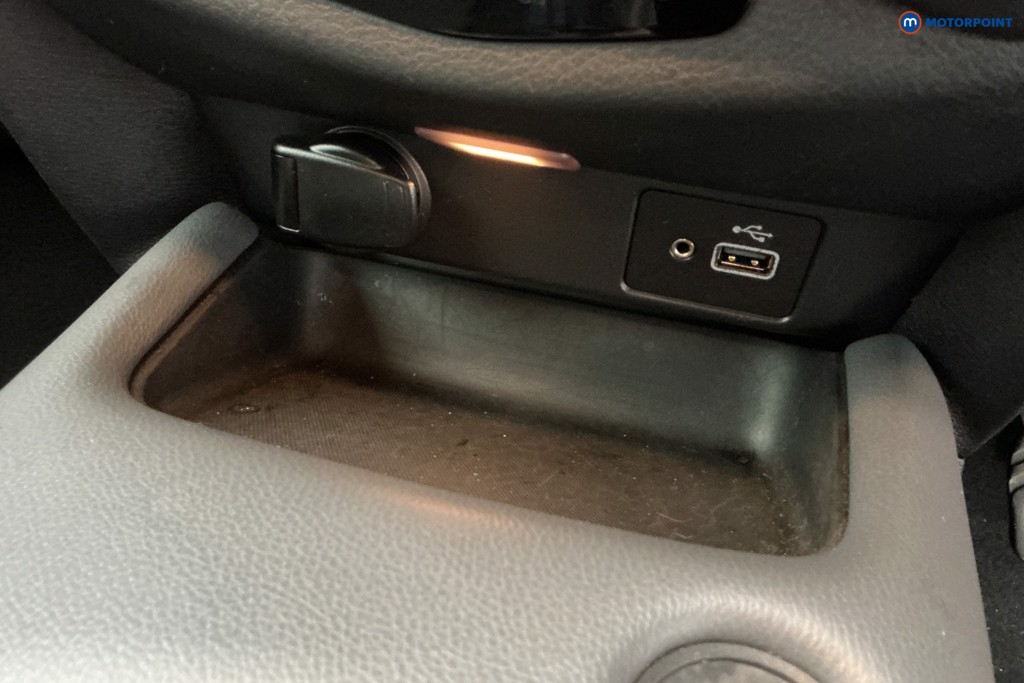 Nissan Juke N-Connecta Manual Petrol SUV - Stock Number (1598200) - 21st supplementary image