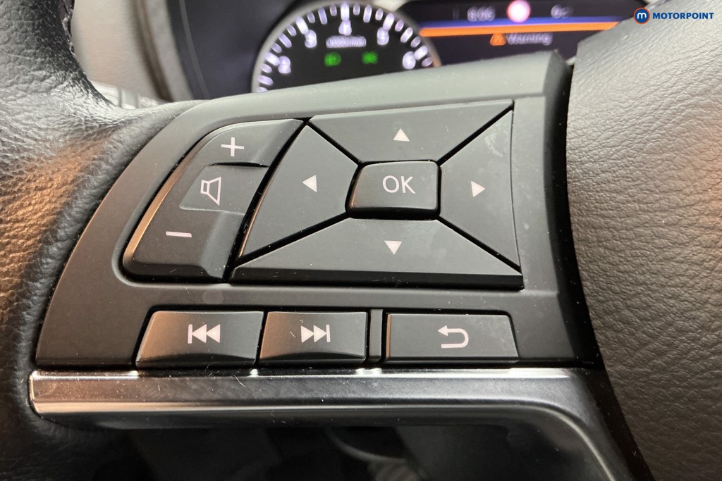 Nissan Juke N-Connecta Manual Petrol SUV - Stock Number (1598200) - 23rd supplementary image