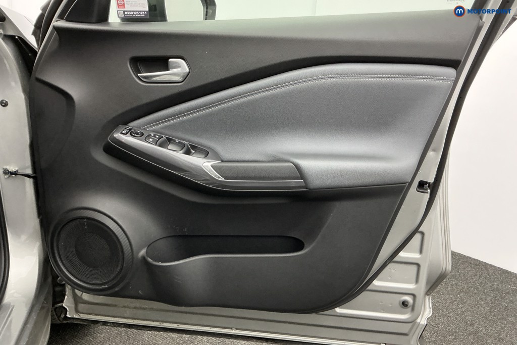 Nissan Juke N-Connecta Manual Petrol SUV - Stock Number (1598200) - 26th supplementary image