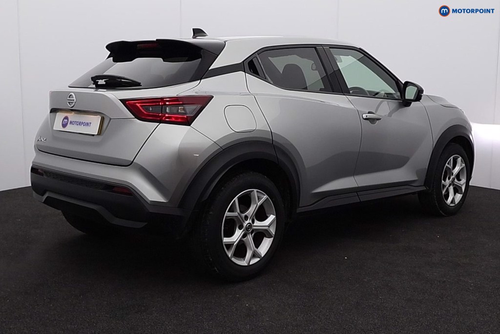 Nissan Juke N-Connecta Manual Petrol SUV - Stock Number (1598200) - Drivers side rear corner