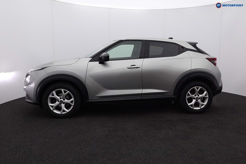 Nissan Juke N-Connecta Manual Petrol SUV - Stock Number (1598200) - Passenger side