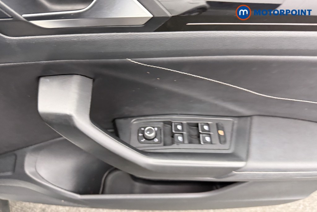 Volkswagen T-Roc R-Line Automatic Petrol SUV - Stock Number (1599327) - 17th supplementary image