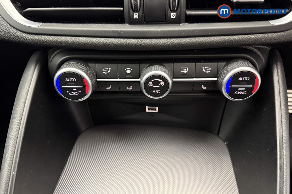 Alfa Romeo Giulia Veloce Automatic Petrol Saloon - Stock Number (1603368) - 12th supplementary image