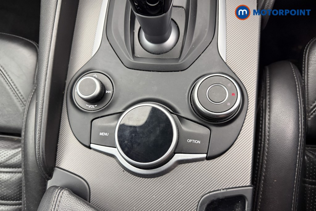 Alfa Romeo Giulia Veloce Automatic Petrol Saloon - Stock Number (1603368) - 13th supplementary image
