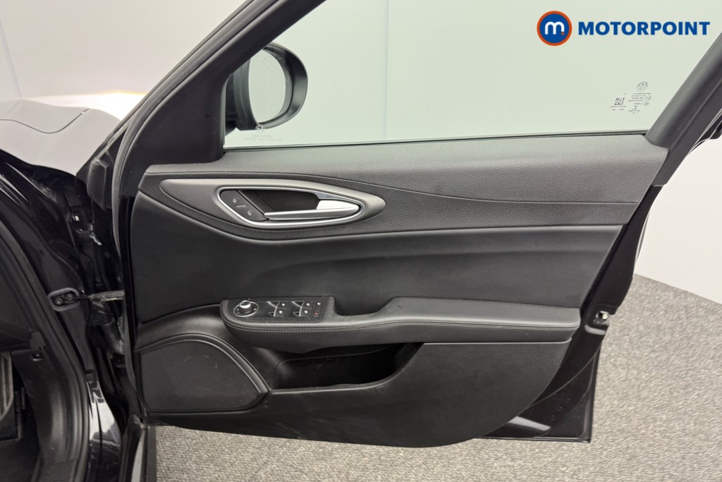 Alfa Romeo Giulia Veloce Automatic Petrol Saloon - Stock Number (1603368) - 19th supplementary image