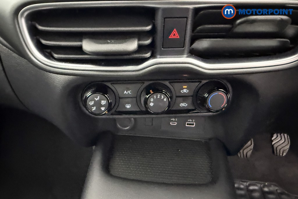 Nissan Juke Acenta Premium Manual Petrol SUV - Stock Number (1603458) - 8th supplementary image