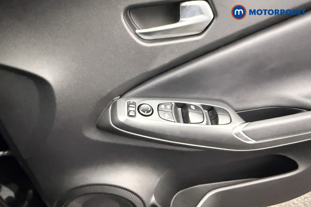 Nissan Juke Acenta Premium Manual Petrol SUV - Stock Number (1603458) - 12th supplementary image