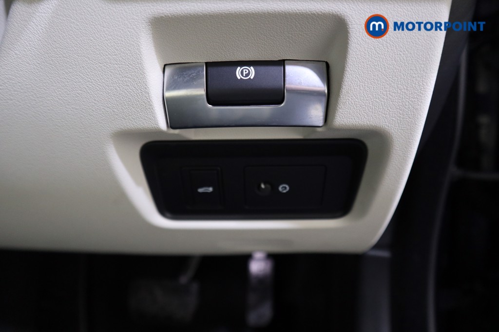 Jaguar XE HSE Automatic Diesel Saloon - Stock Number (1603619) - 10th supplementary image