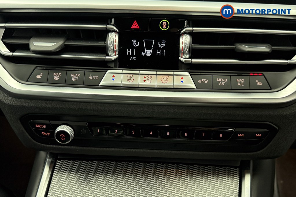 BMW 3 Series M Sport Automatic Petrol Plug-In Hybrid Estate - Stock Number (1604359) - 12th supplementary image