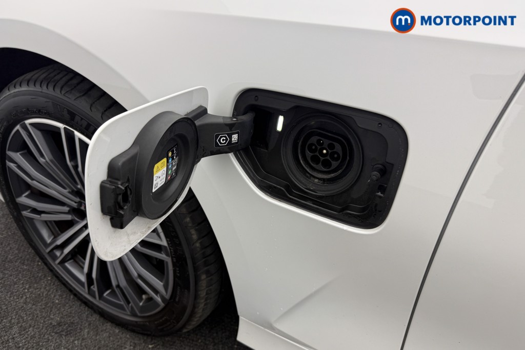 BMW 3 Series M Sport Automatic Petrol Plug-In Hybrid Estate - Stock Number (1604359) - 34th supplementary image