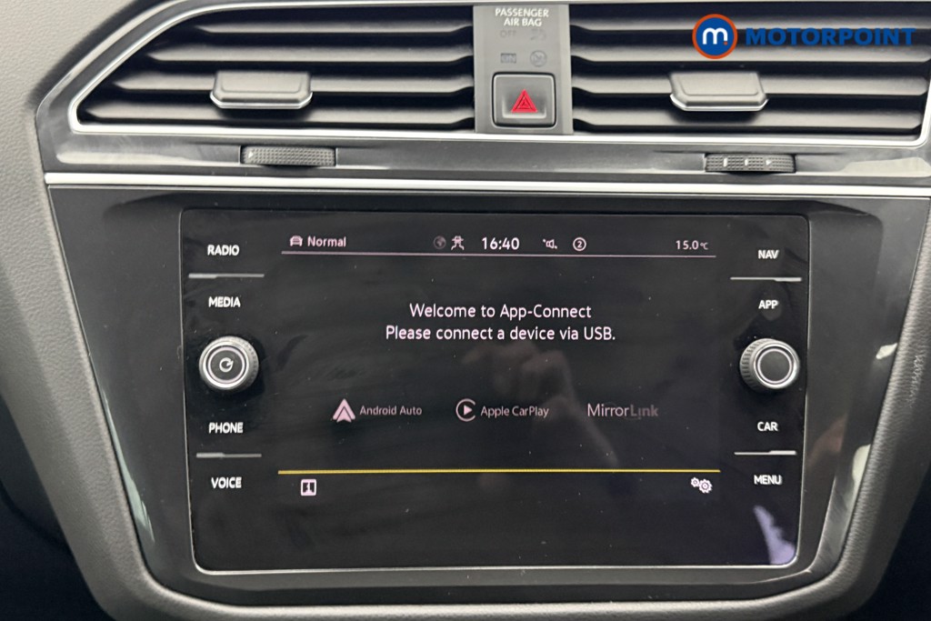 Volkswagen Tiguan Active Manual Petrol SUV - Stock Number (1604622) - 2nd supplementary image