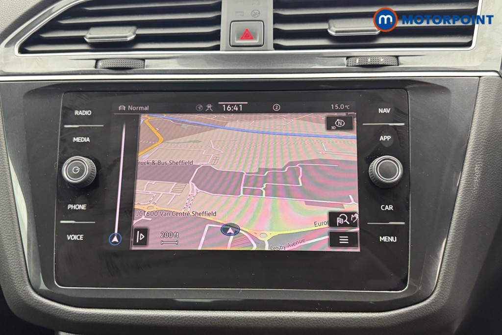 Volkswagen Tiguan Active Manual Petrol SUV - Stock Number (1604622) - 9th supplementary image