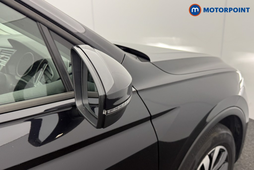 Volkswagen Tiguan Active Manual Petrol SUV - Stock Number (1604622) - 19th supplementary image