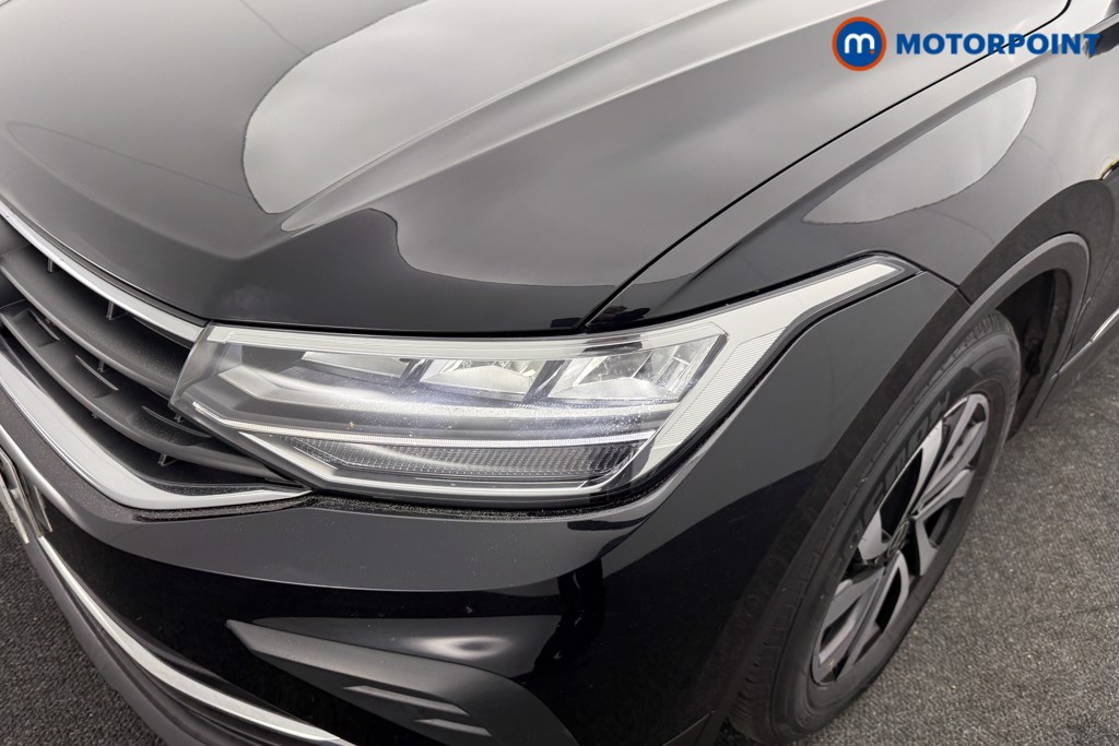 Volkswagen Tiguan Active Manual Petrol SUV - Stock Number (1604622) - 29th supplementary image