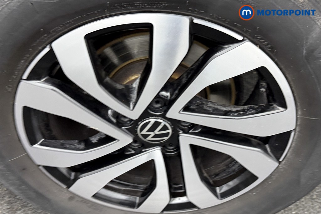 Volkswagen Tiguan Active Manual Petrol SUV - Stock Number (1604622) - 32nd supplementary image