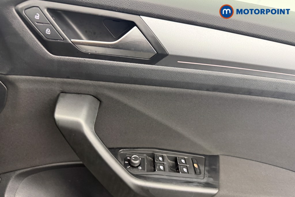 Volkswagen T-Roc Active Manual Petrol SUV - Stock Number (1604746) - 10th supplementary image
