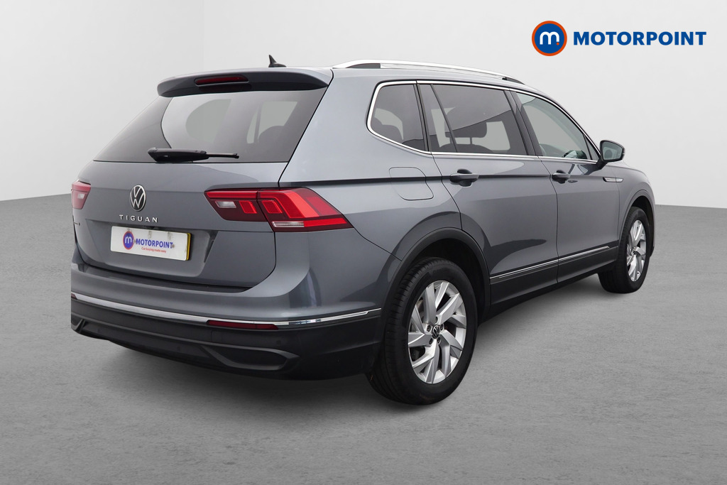 Volkswagen Tiguan Allspace Life Automatic Petrol SUV - Stock Number (1604910) - Drivers side rear corner