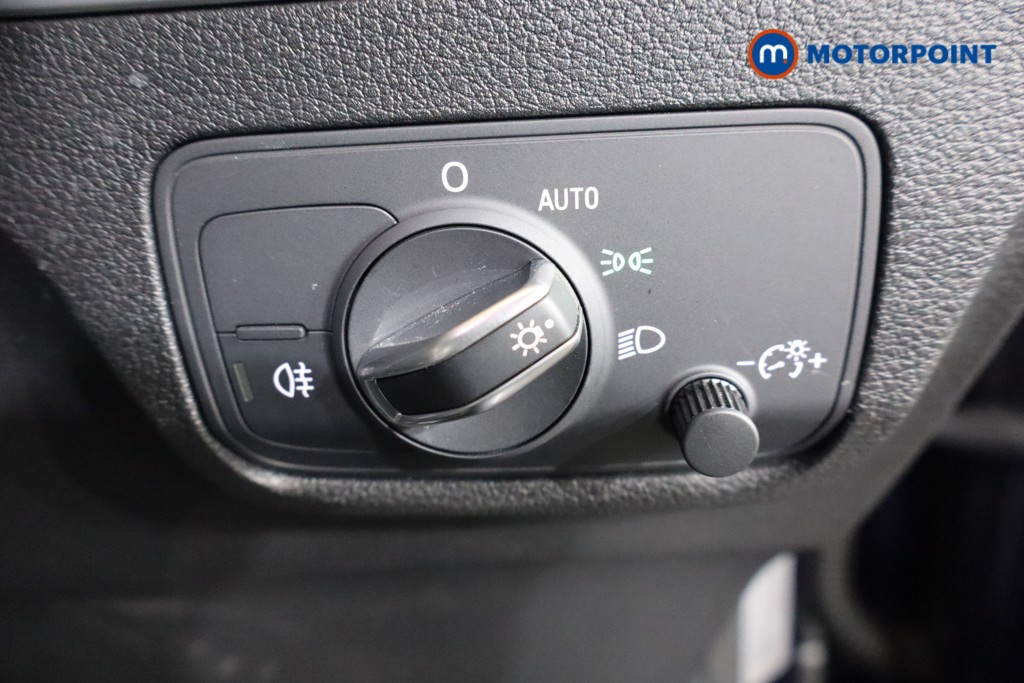 Audi Q2 Black Edition Manual Petrol SUV - Stock Number (1583613) - 19th supplementary image