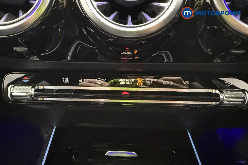 Mercedes-Benz B Class Sport Automatic Petrol Hatchback - Stock Number (1595563) - 38th supplementary image