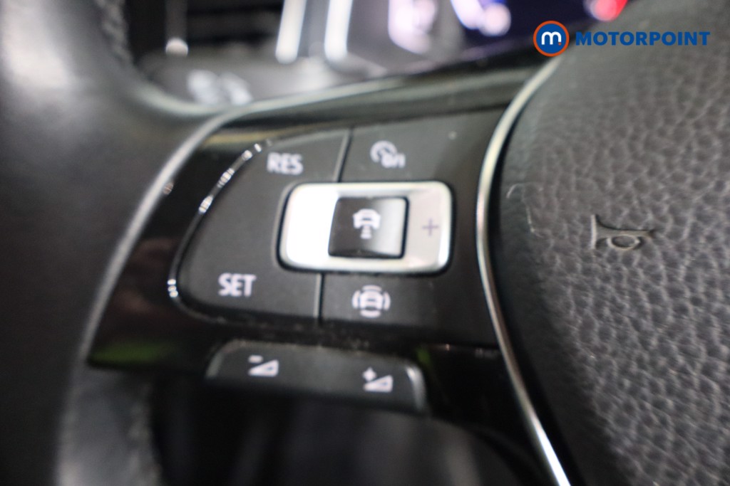 Volkswagen T-Roc SEL Manual Petrol SUV - Stock Number (1595728) - 13th supplementary image