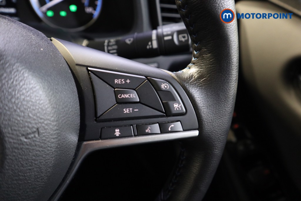 Nissan Leaf N-Connecta Automatic Electric Hatchback - Stock Number (1598527) - 4th supplementary image