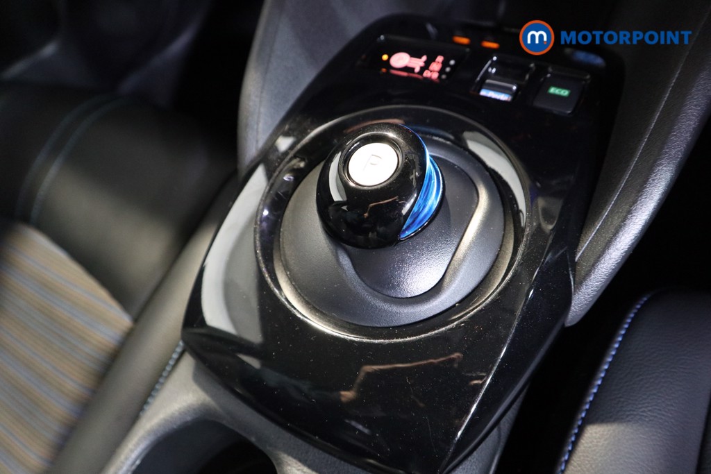 Nissan Leaf N-Connecta Automatic Electric Hatchback - Stock Number (1598527) - 9th supplementary image