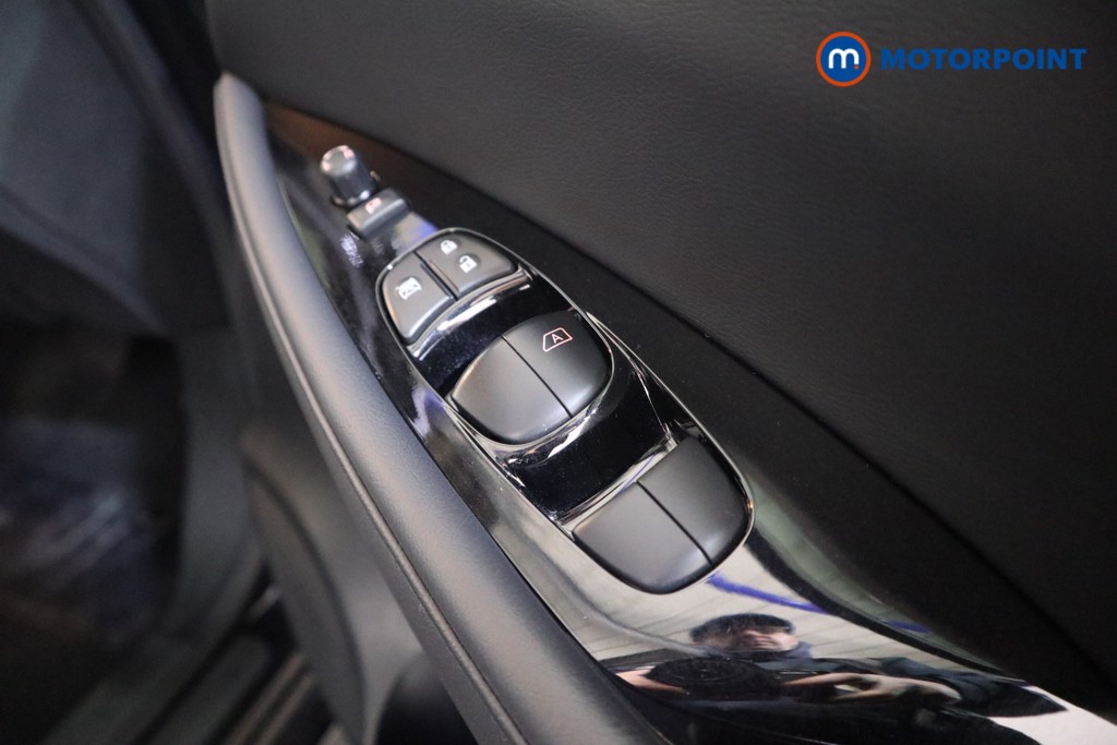 Nissan Leaf N-Connecta Automatic Electric Hatchback - Stock Number (1598527) - 11th supplementary image