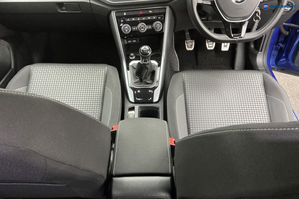 Volkswagen T-Roc Active Manual Petrol SUV - Stock Number (1599394) - 12th supplementary image