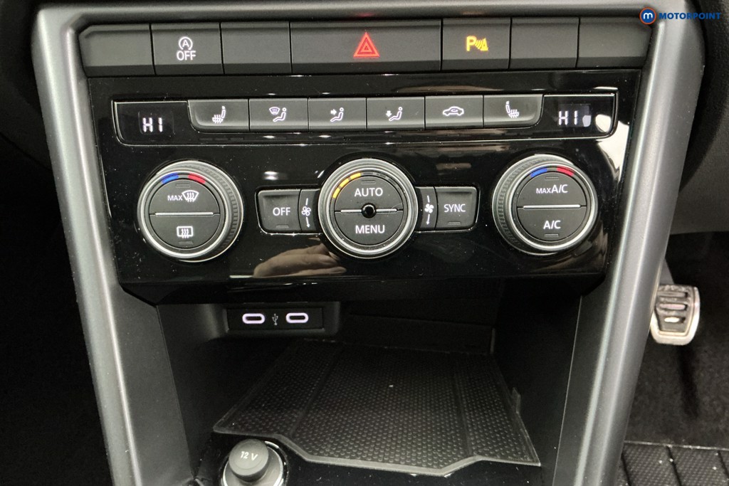 Volkswagen T-Roc Active Manual Petrol SUV - Stock Number (1599394) - 17th supplementary image