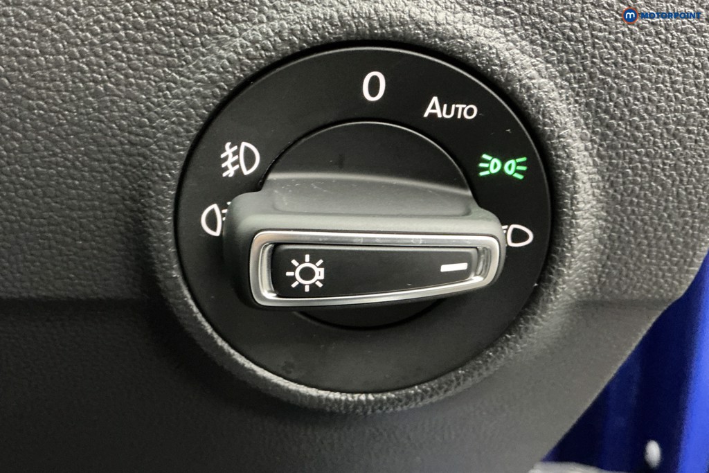 Volkswagen T-Roc Active Manual Petrol SUV - Stock Number (1599394) - 21st supplementary image