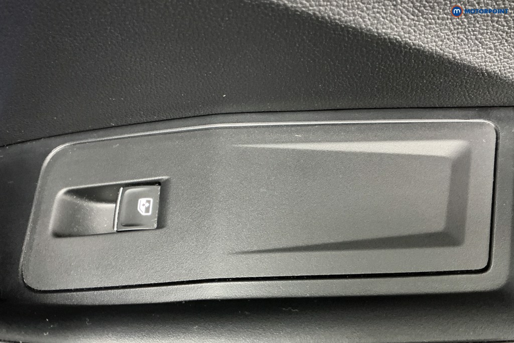 Volkswagen T-Roc Active Manual Petrol SUV - Stock Number (1599394) - 26th supplementary image