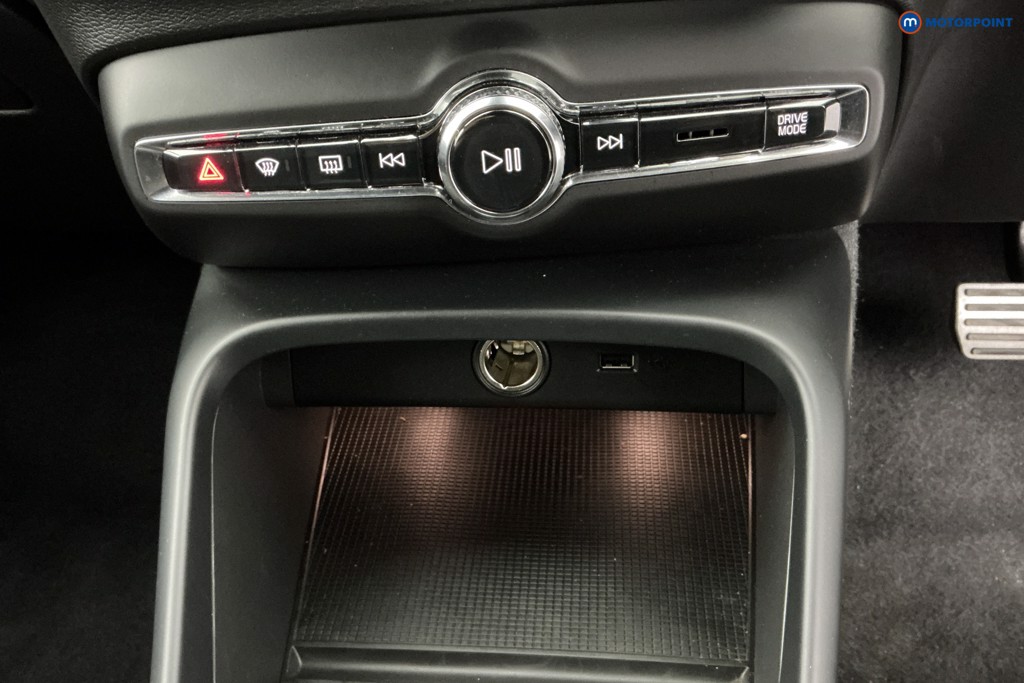 Volvo Xc40 R Design Pro Automatic Petrol Plug-In Hybrid SUV - Stock Number (1599400) - 17th supplementary image