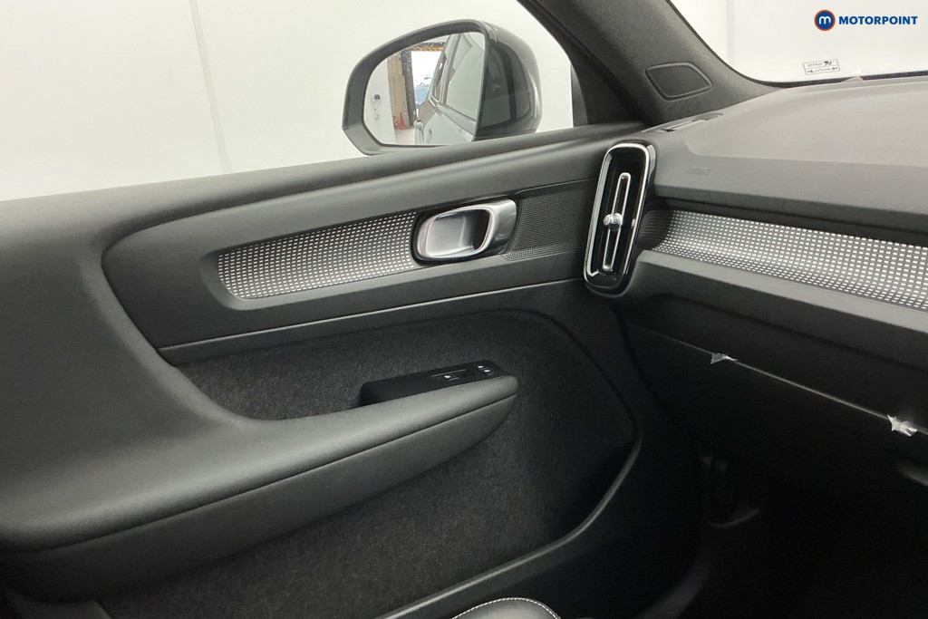 Volvo Xc40 R Design Pro Automatic Petrol Plug-In Hybrid SUV - Stock Number (1599400) - 18th supplementary image